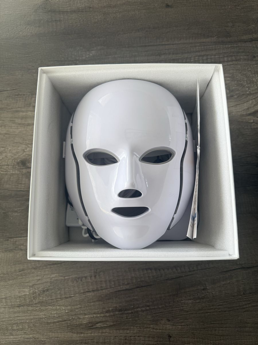New In Box Red Light Therapy Mask - 7 Color LED Facial Skin Rejuvenation