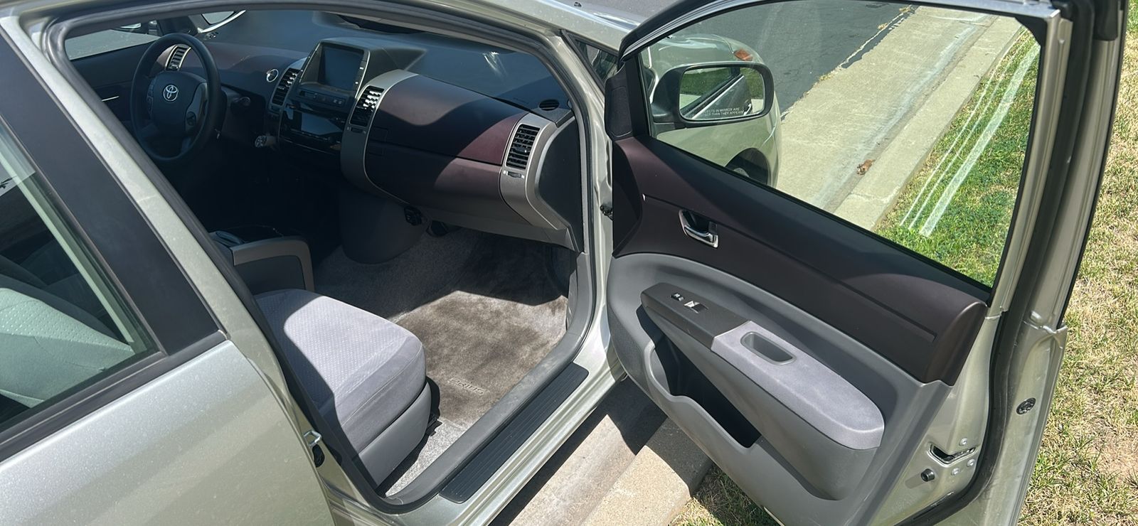 2005 Toyota Prius Base