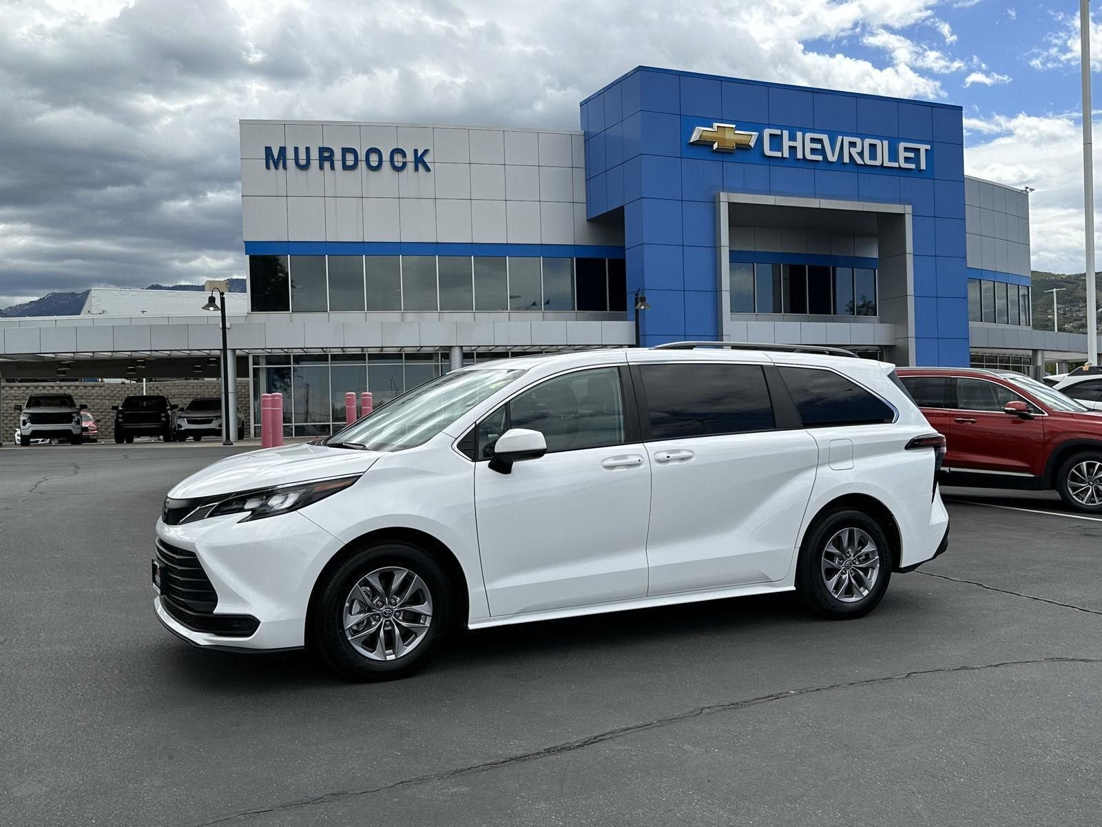 2024 Toyota Sienna LE 8-Passenger