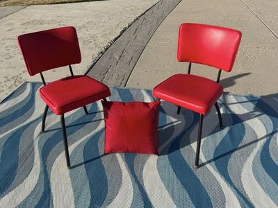 Vintage! 2x Red Dining Sitting Chairs Red Pillow