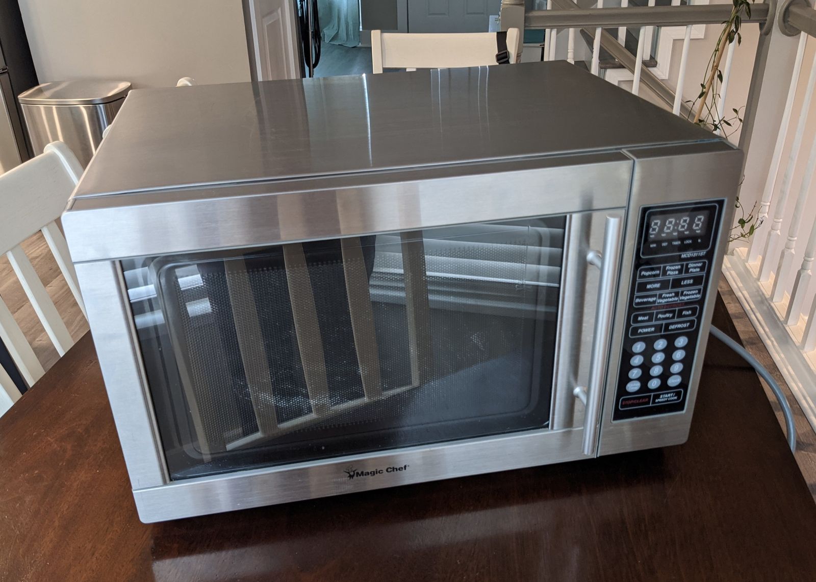 Magic Chef Countertop microwave oven stainless
