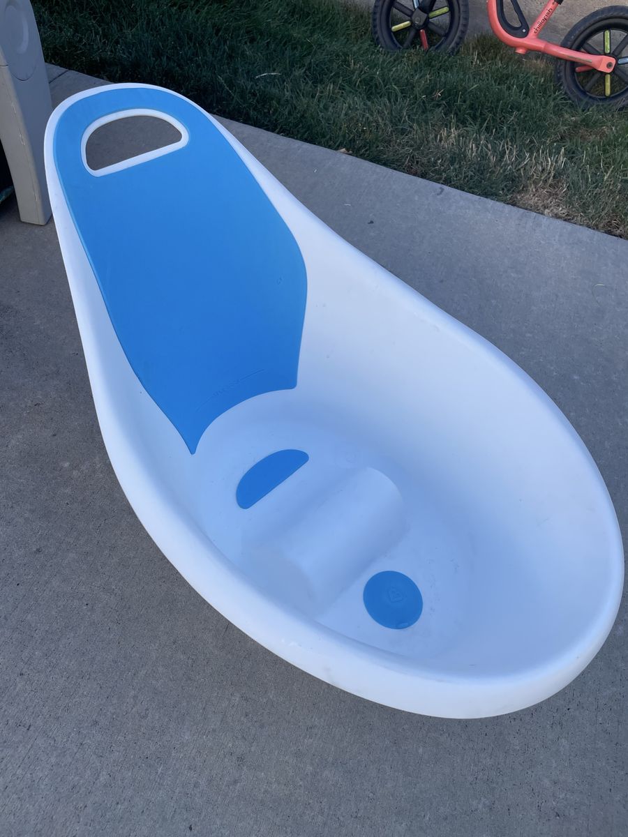 Baby bathtub