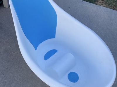 Baby bathtub