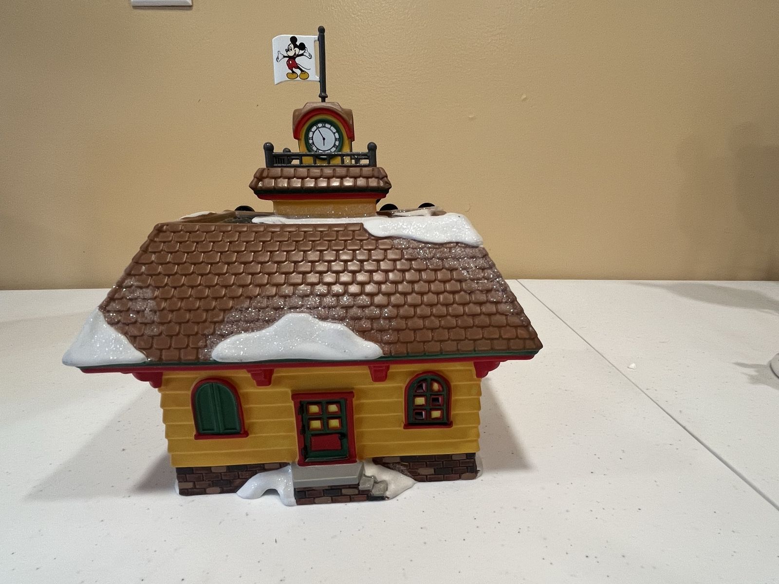 Main image 4