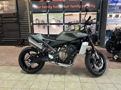 2027 HUSQVARNA Svartpilen 801 SE - Q85662
