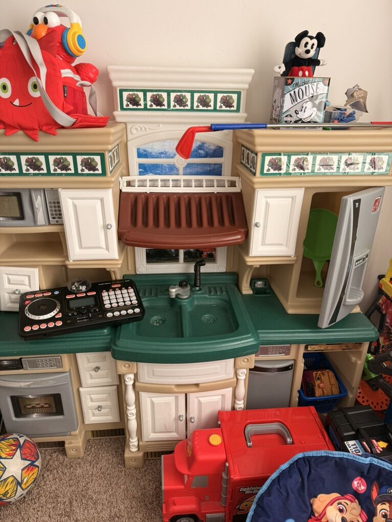 Toy Kitchen