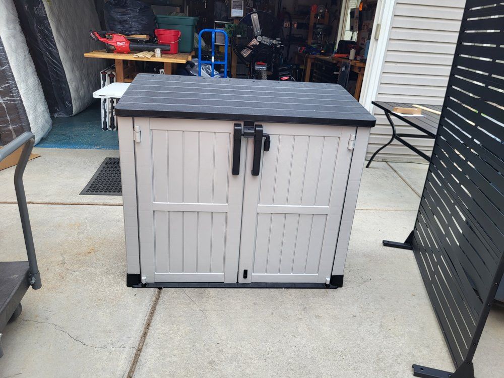 36cu.ft Outdoor Lockable Storage Shed 
Gray/Black