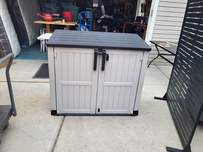 36cu.ft Outdoor Lockable Storage Shed
Gray/Black