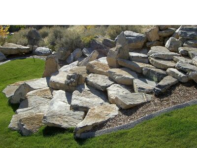 Ce Butters Construction | Landscape Rock | Decorative Boulders | Retaining Walls | Ponds | Water Features | Xeriscaping