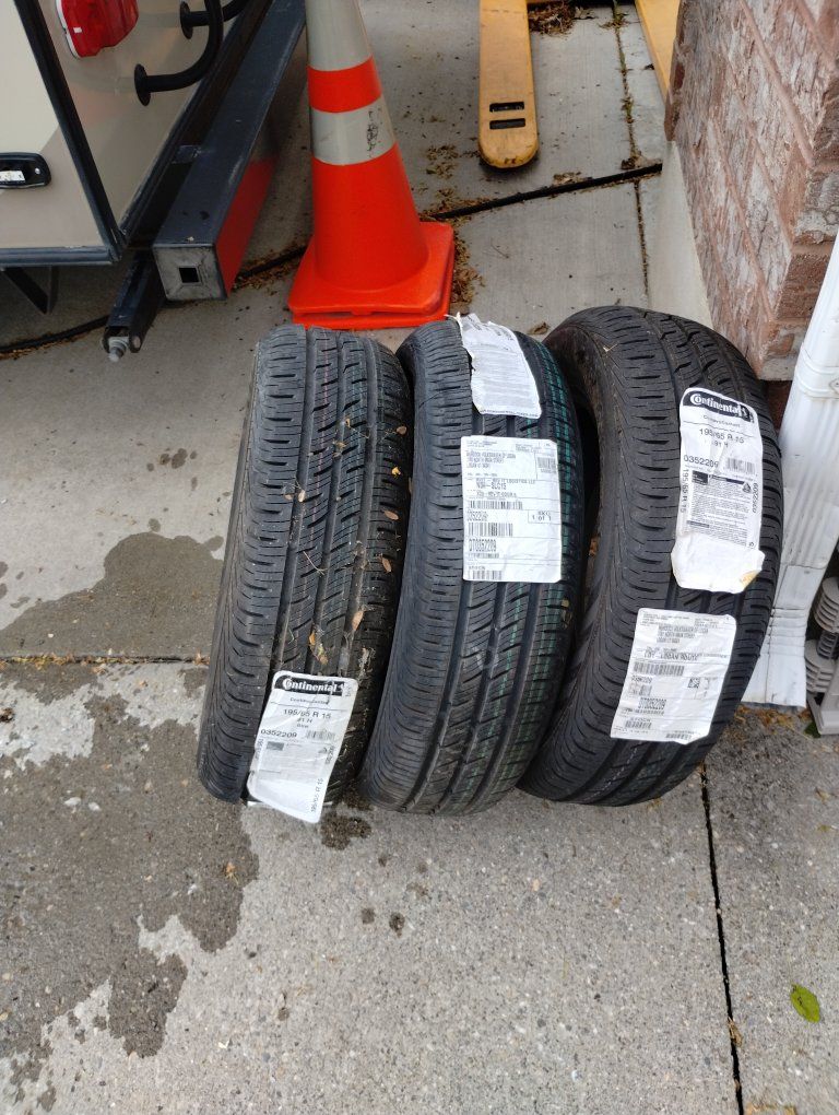Continental ContiProContact 195/65 R15 91H All-Season Tires - NEW (Set of 3)