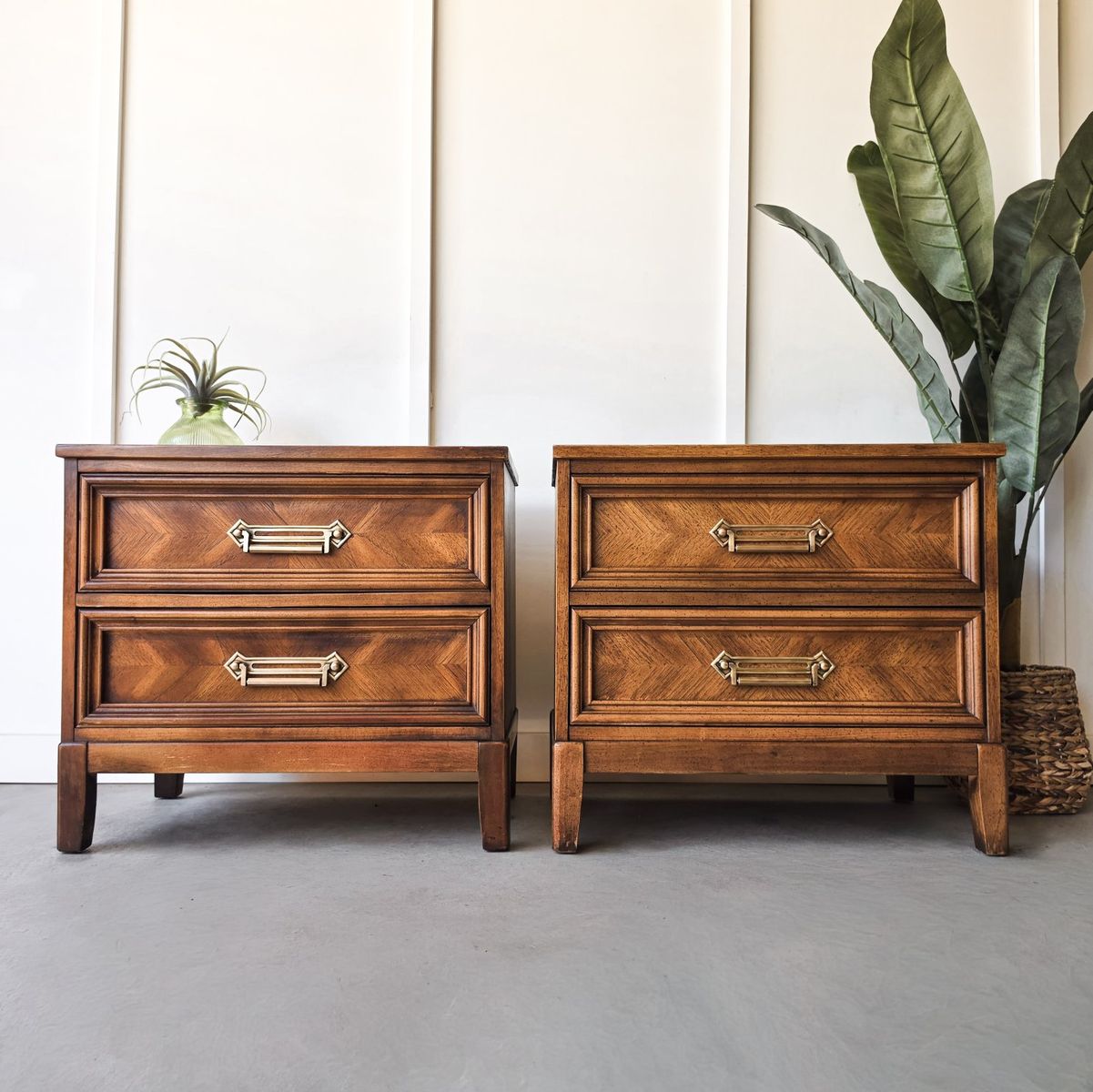 *FREE DELIVERY* Vintage MCM Nightstands!
