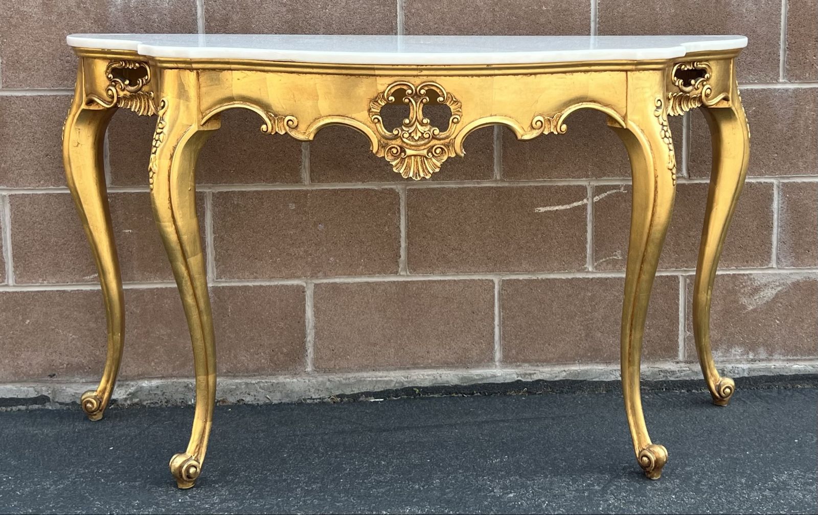 Main image 3