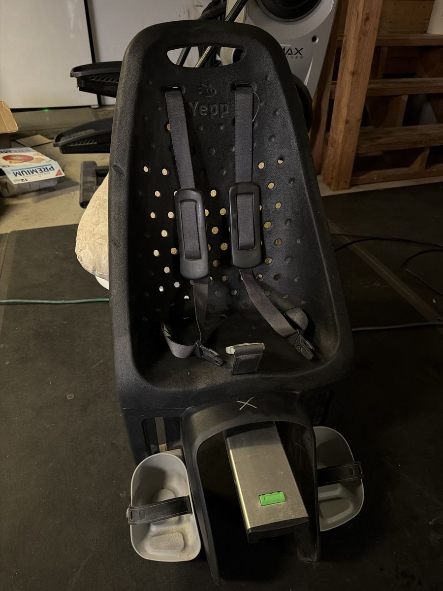 Thule Yepp Maxi Child Bicycle Seat Black