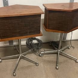 Vintage Bose 901 Series II Speaker Pair With Stand