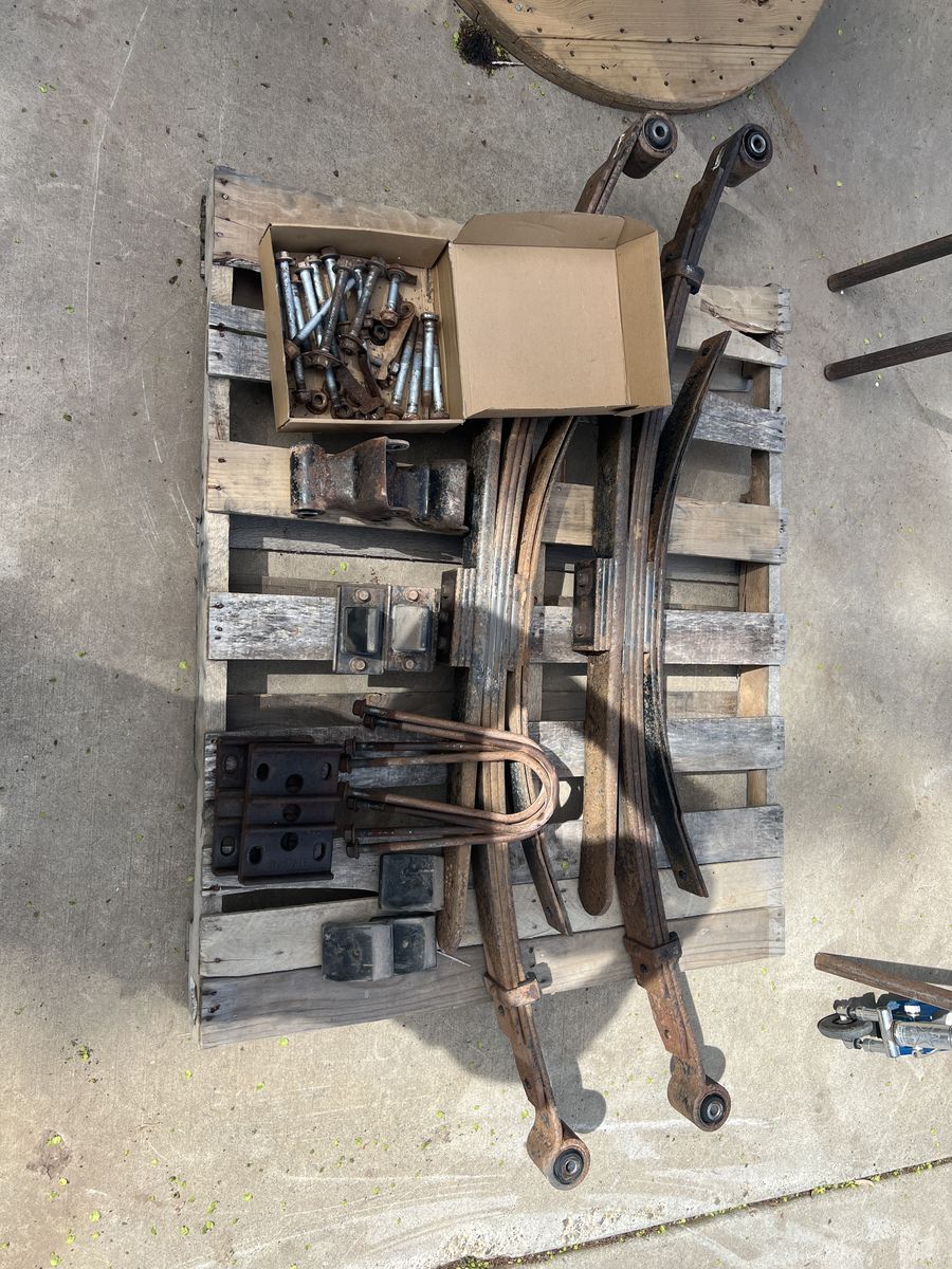 Dodge Ram 3500 HD leaf springs