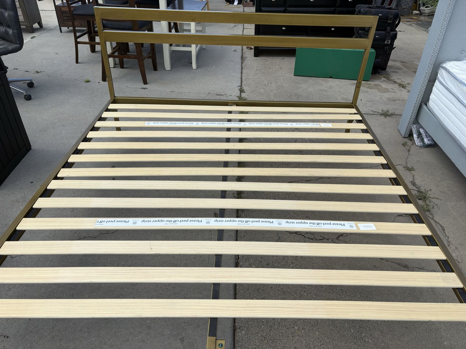 Brand new Zinus king size bed