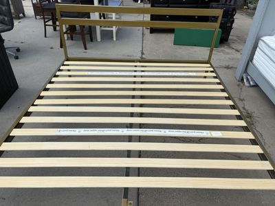 Brand new Zinus king size bed