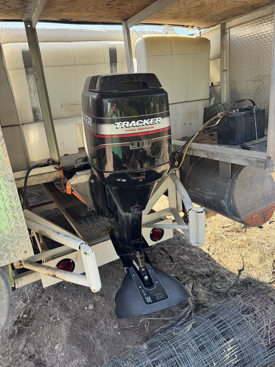 Tracker Pro Series 90 HP Outboard Boat Motor - Used