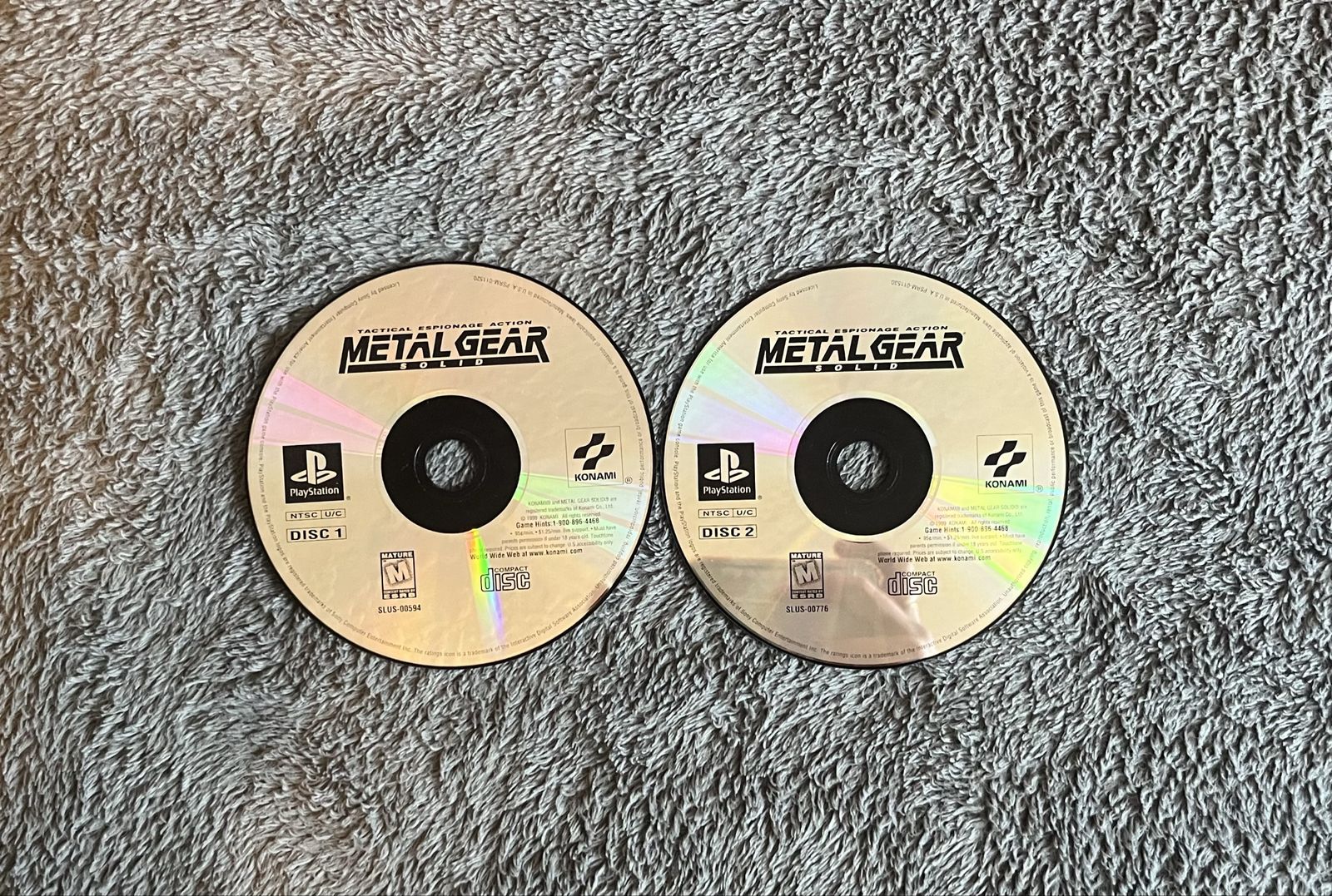Metal Gear Solid for PlayStation 1 (PS1) - Complete 2-Disc Set - NTSC U/C - Original Konami Game