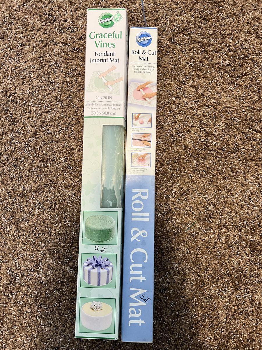 Wilton Roll and Cut Mat and Graceful Vines Mat