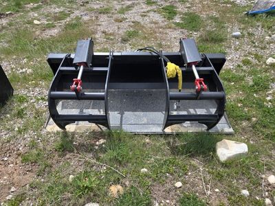 78" grapple and 84" bucket