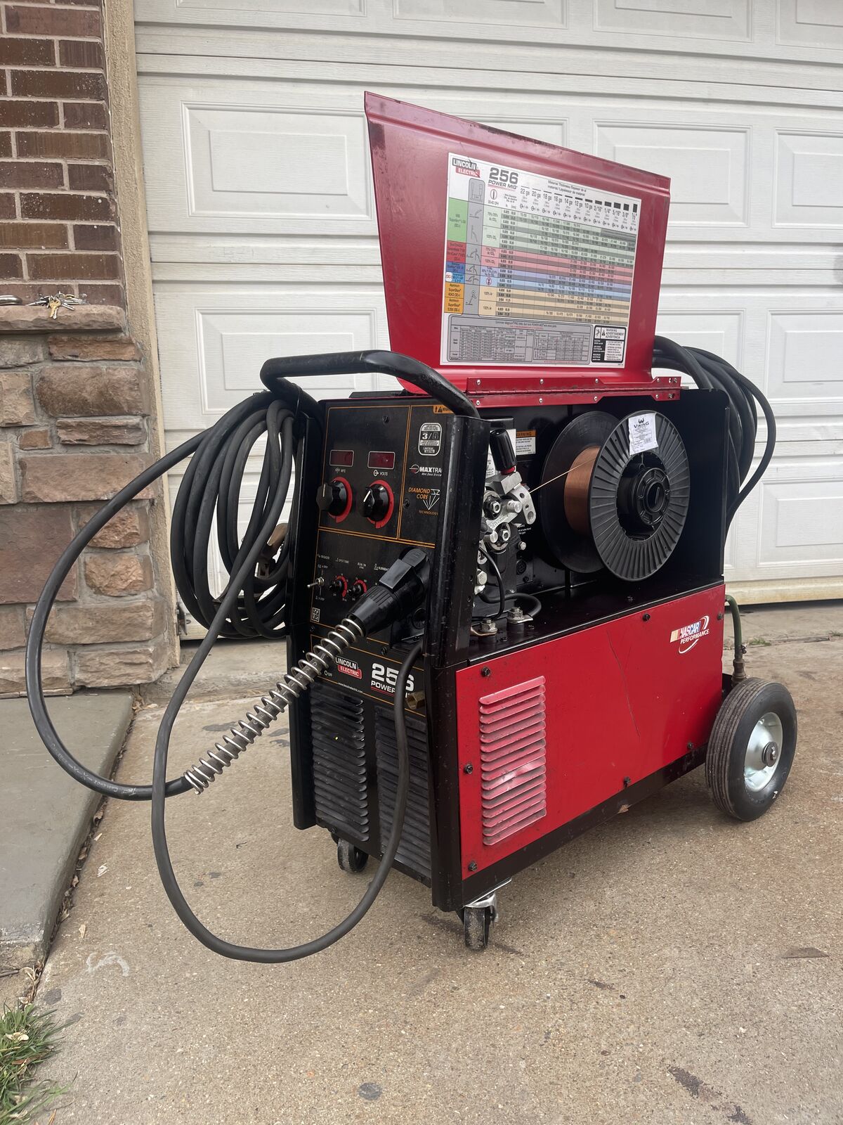 Lincoln Electric Power MIG 256 Welder & spool gun