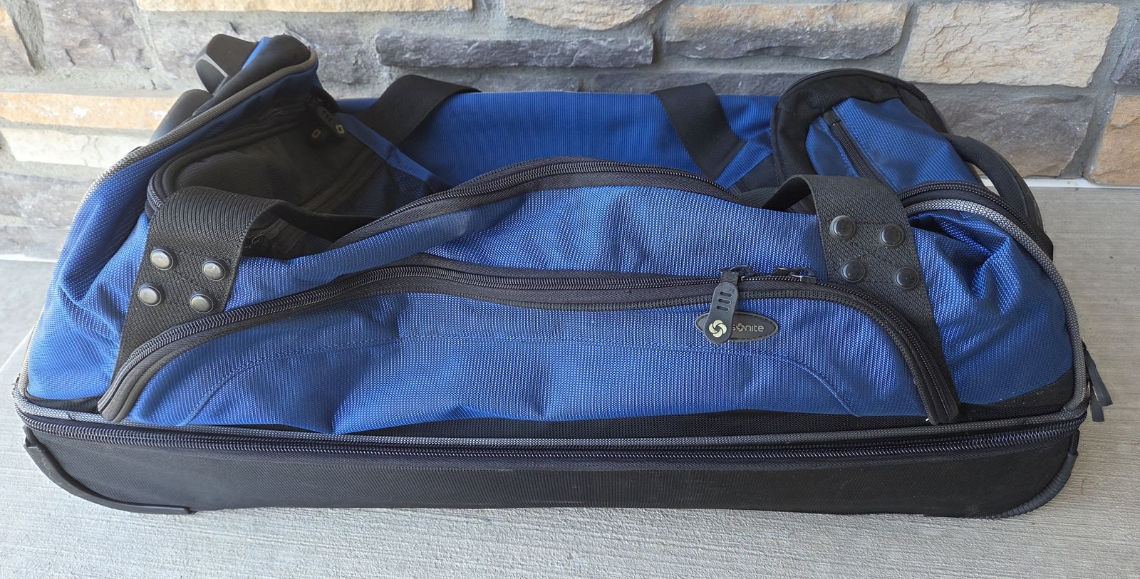 Samsonite Large Wheeled Duffel Bag