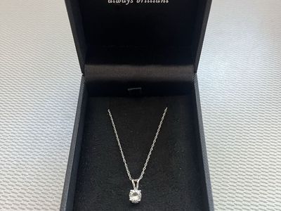 Morgan Jewelers 14k white gold necklace