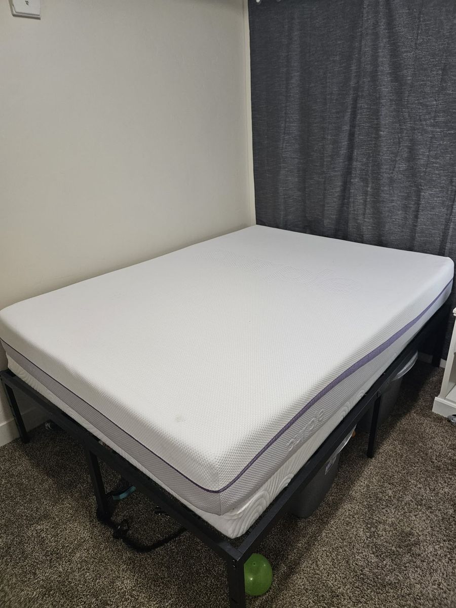 Queen Sized Bed Set : Original Purple Mattress!