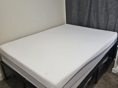 Queen Sized Bed Set : Original Purple Mattress!