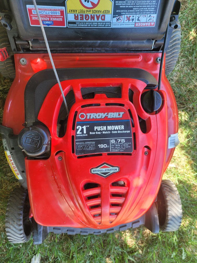 Troy-Bilt 21" Push Mower w/ Briggs & Stratton 190cc Engine, Rear Bag, Mulch, Side Discharge