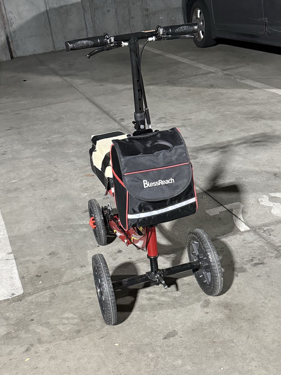 Knee scooter