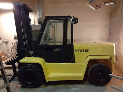 paint job on forklifts