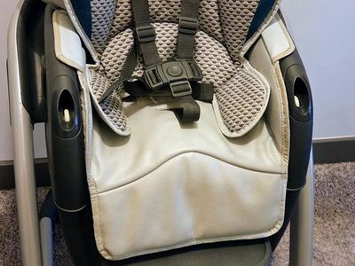 Graco Blossom 6 in 1 Convertible High Chair, Sapphire