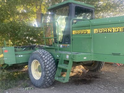 John Deere 4890