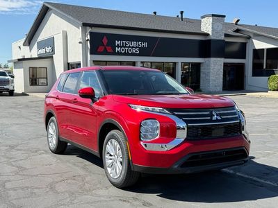 2026 Mitsubishi Outlander ES