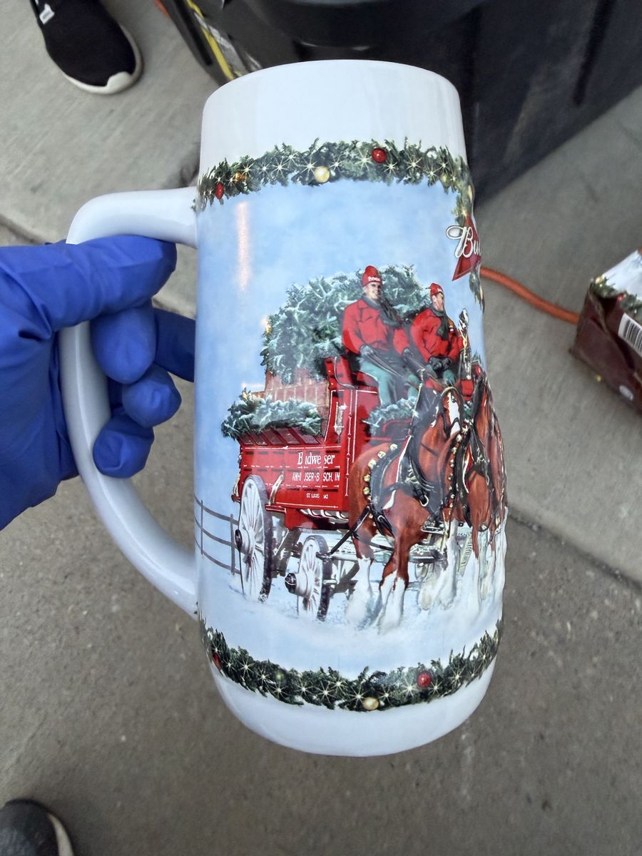 Budweiser Christmas Stein – 1995 “Lighting the Way Home” (With Box!)