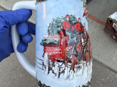 Budweiser Christmas Stein – 1995 “Lighting the Way Home” (With Box!)