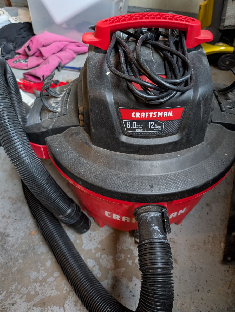 Craftsman 12-Gallon Wet/Dry Vac with 6.0 Peak HP Motor and Hose