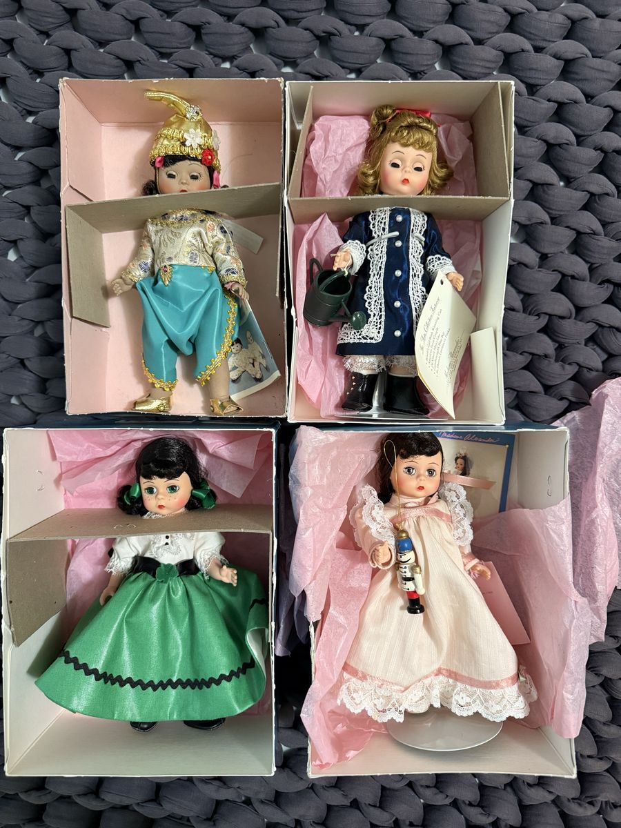 Madame Alexander dolls lot