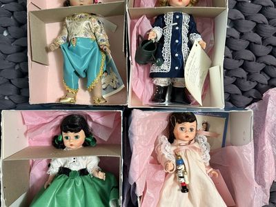 Madame Alexander dolls lot