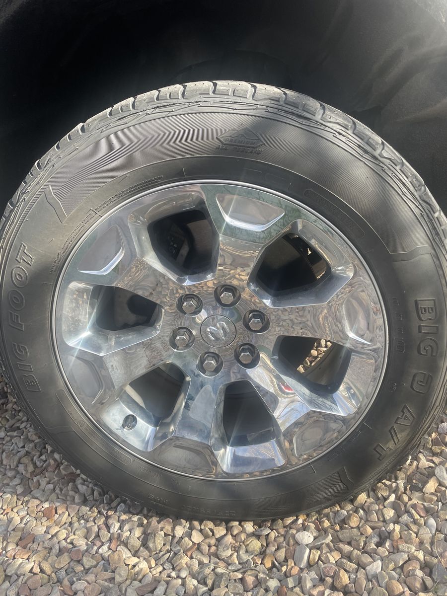 Ram 1500 Bighorn wheels and tires