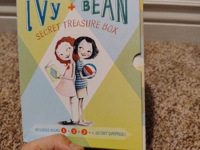Ivy + Bean Secret Treasure Box Books 1-3 + Surprise by Annie Barrows & Sophie Blackall