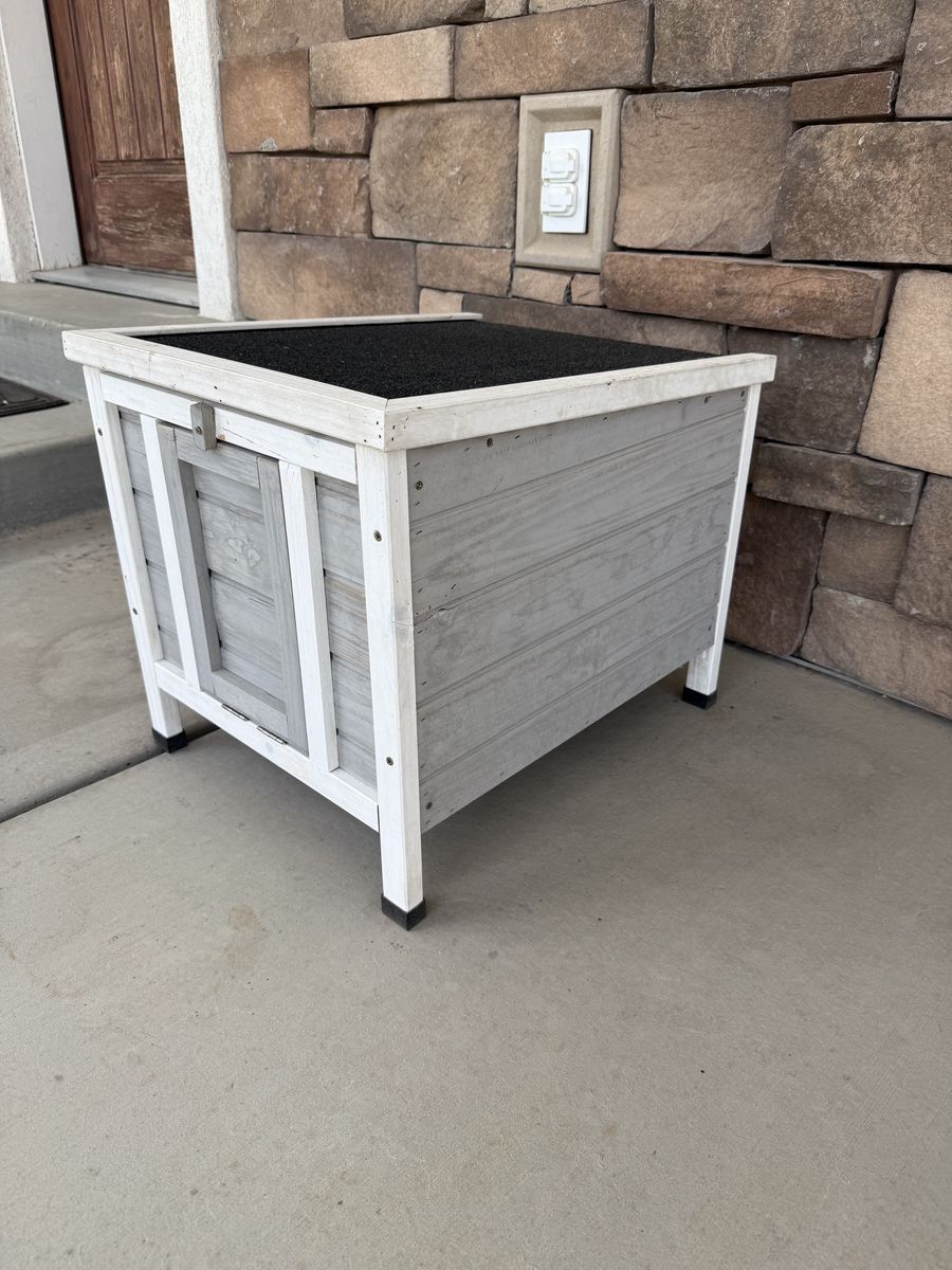 Solid Wood Cat House/ Rabbit Hutch 