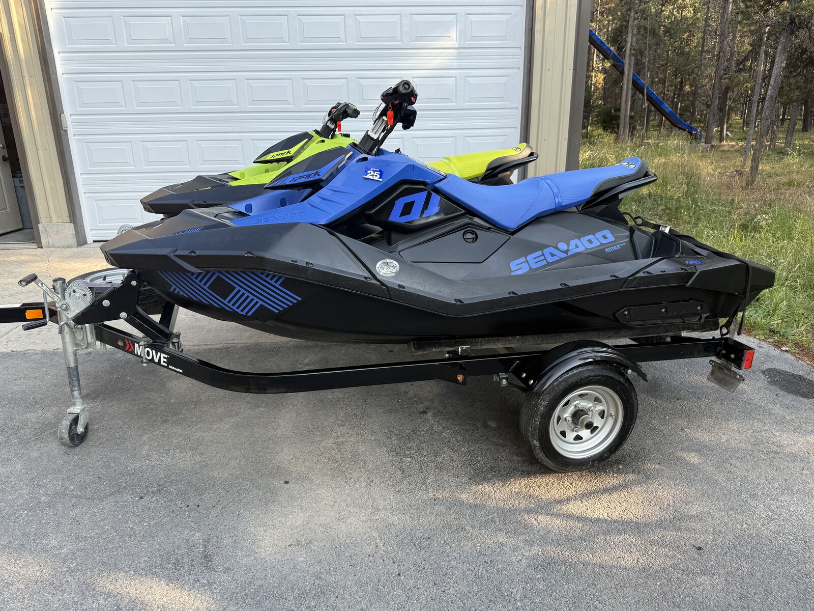 2023 Seadoo Spark Trixx 3 Seaters w/trailer