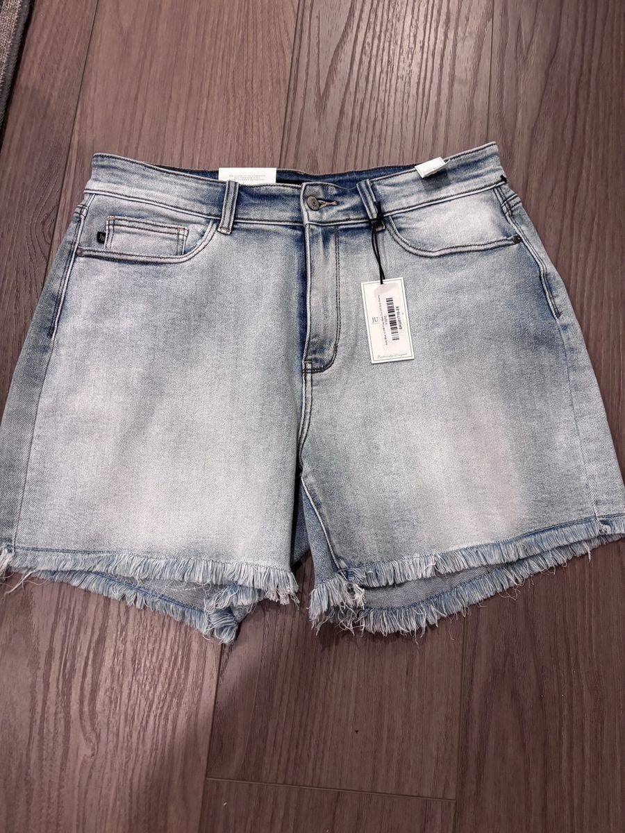 NWT Judy Blue Shorts Frayed Hem 2X 
