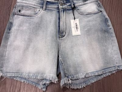 NWT Judy Blue Shorts Frayed Hem 2X