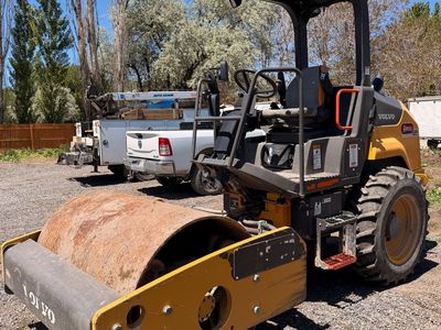 2022 Volvo SD45B Single Drum Vibratory Smooth Drum Roller, 1,166.3 hours