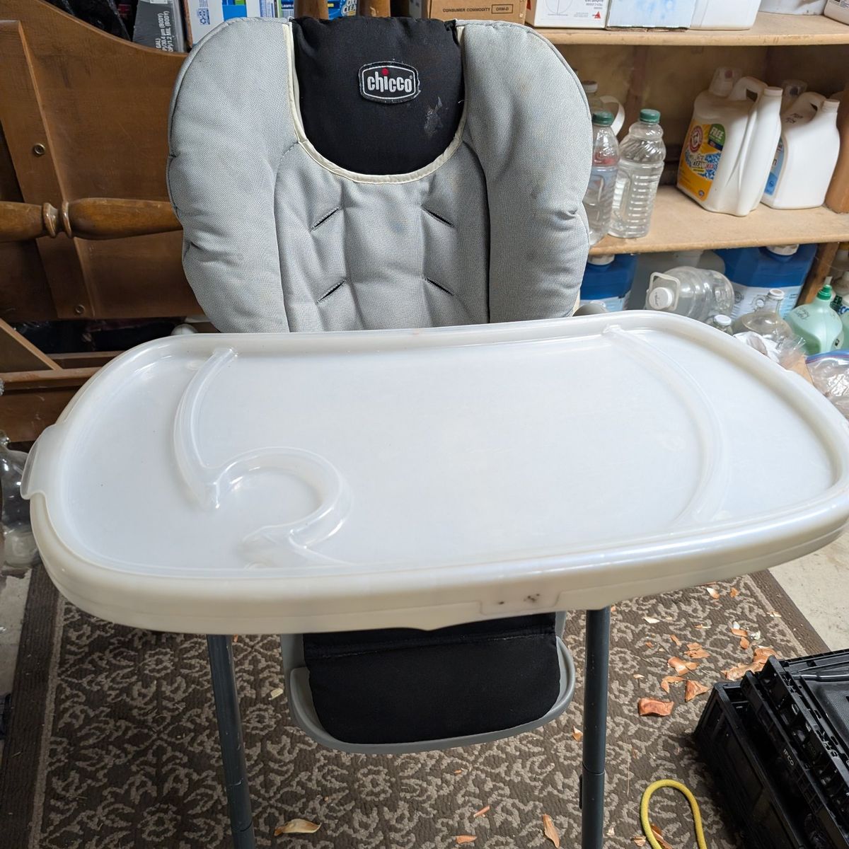 highchair high chair - Chicco brand
