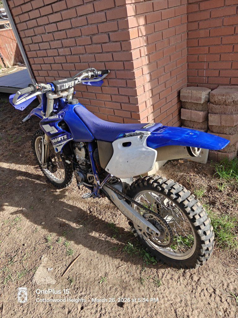 YZ400F